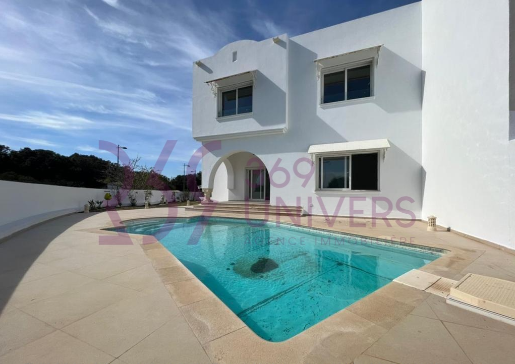 Villa s3 avec piscine a gammarth ref rh017