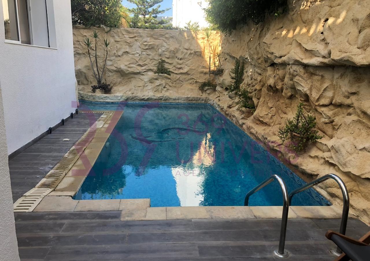 Villa avec piscine à la marsa ref rh025