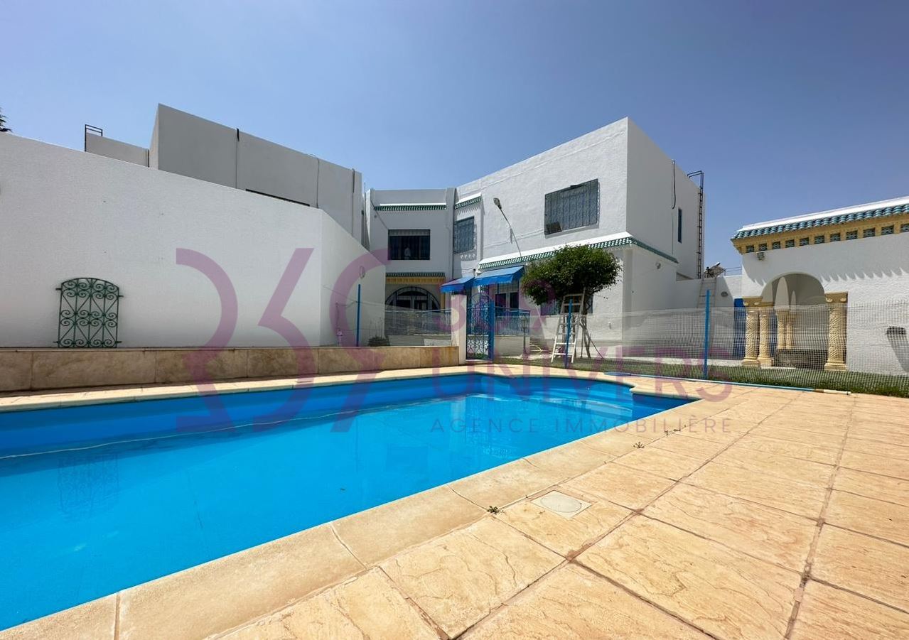 Villa avec piscine à la marsa ref rh027