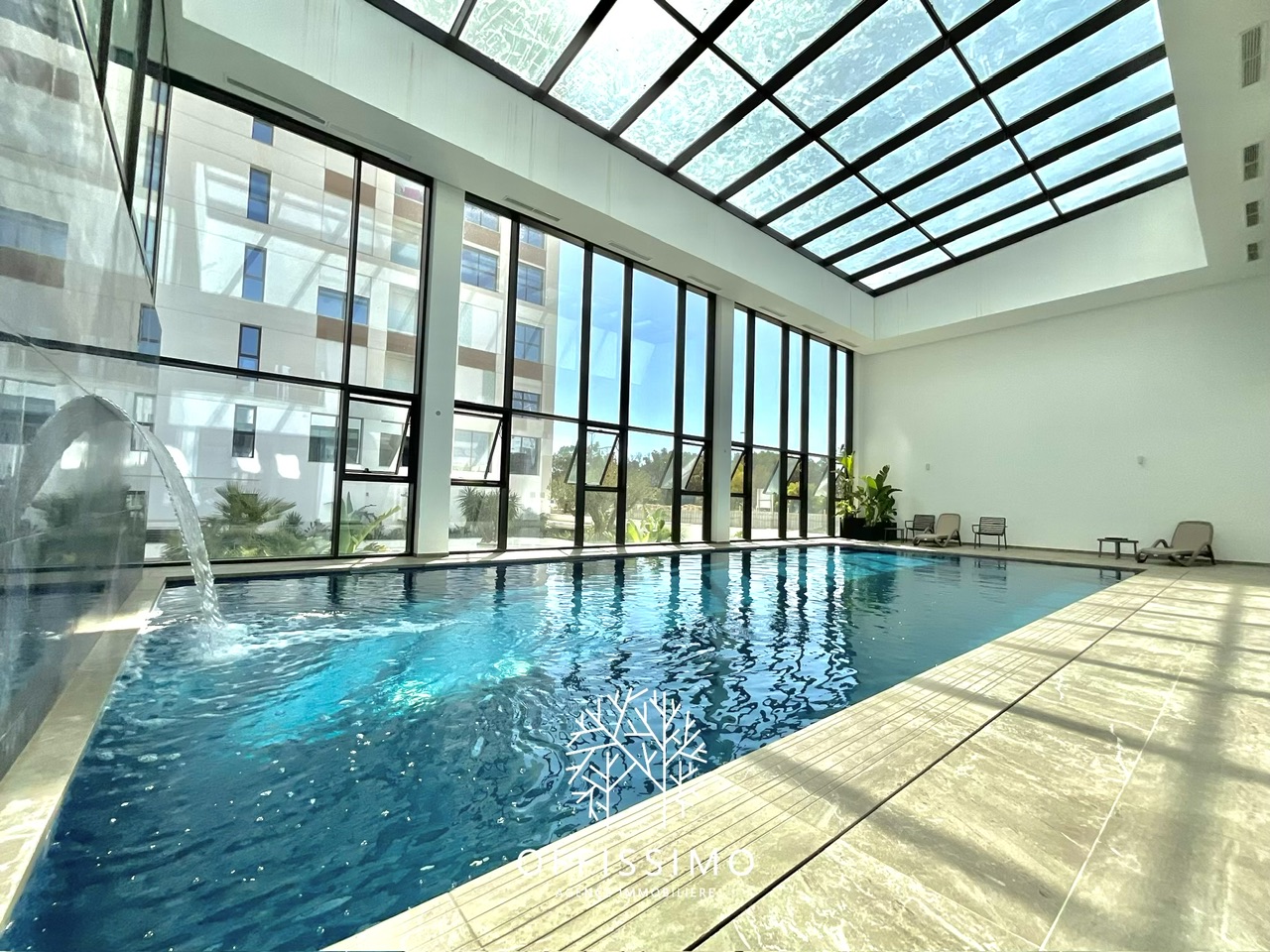 Studio grand luxe piscine gym meubler
