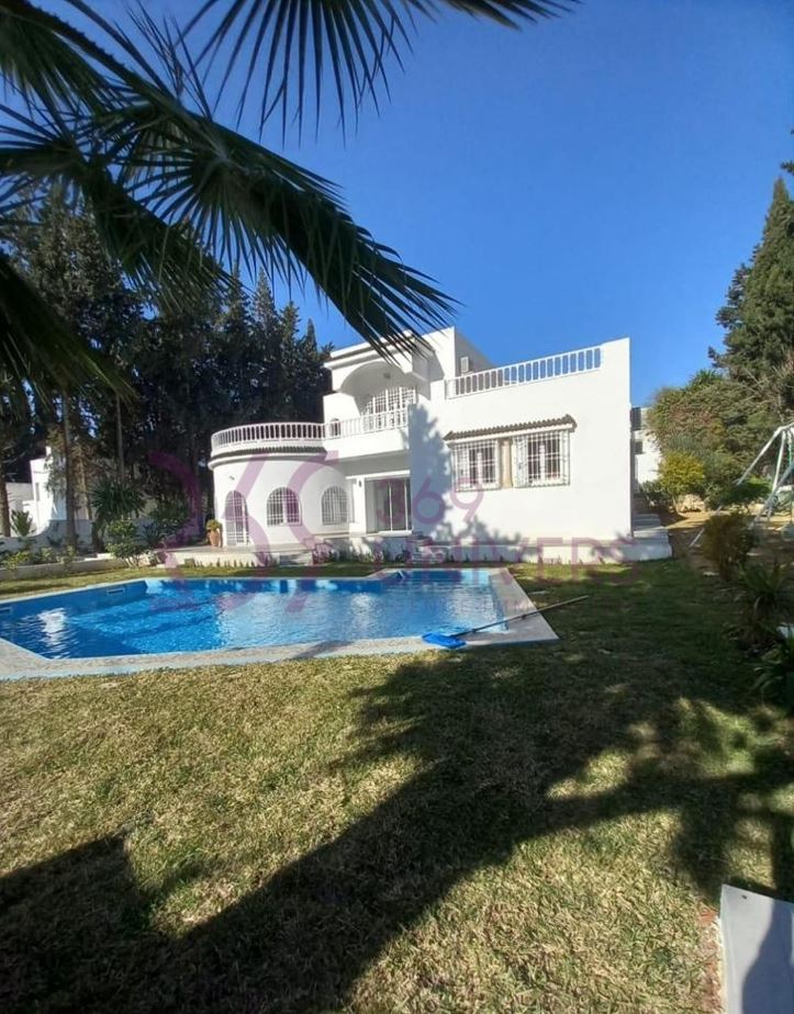 Villa avec piscine à gammarth ref rh038
