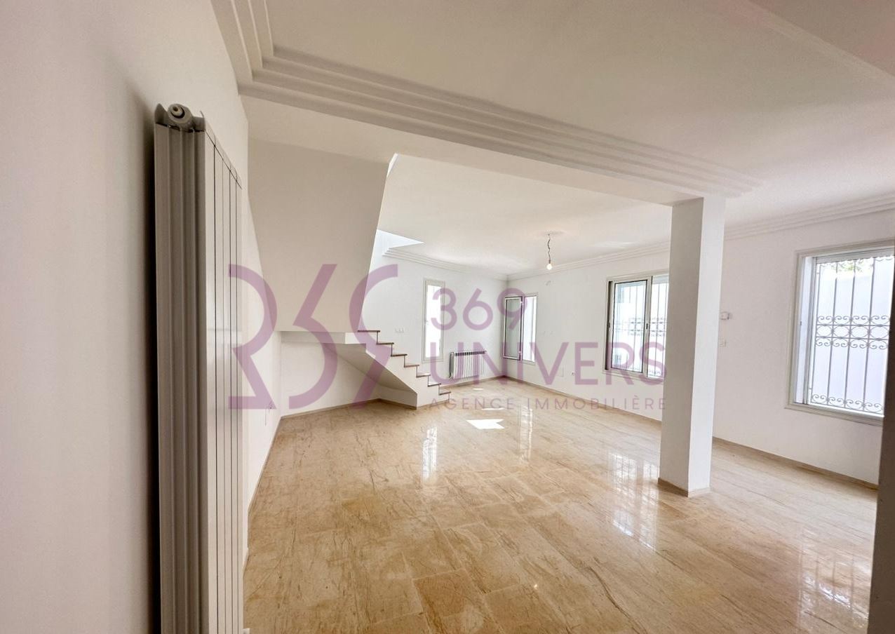 Duplex avec terrasse à la marsa ref rd017