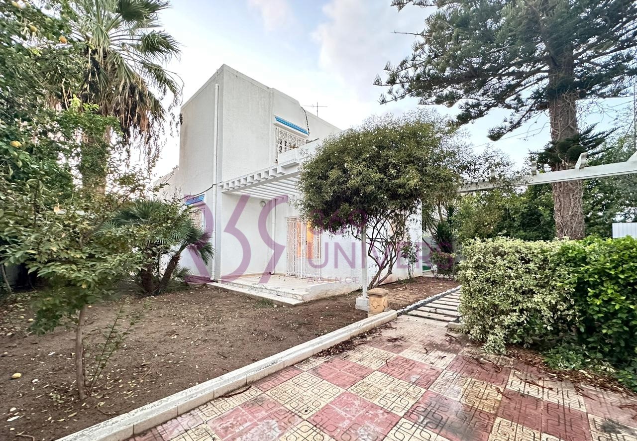 Villa avec jardin à la marsa ref rh078