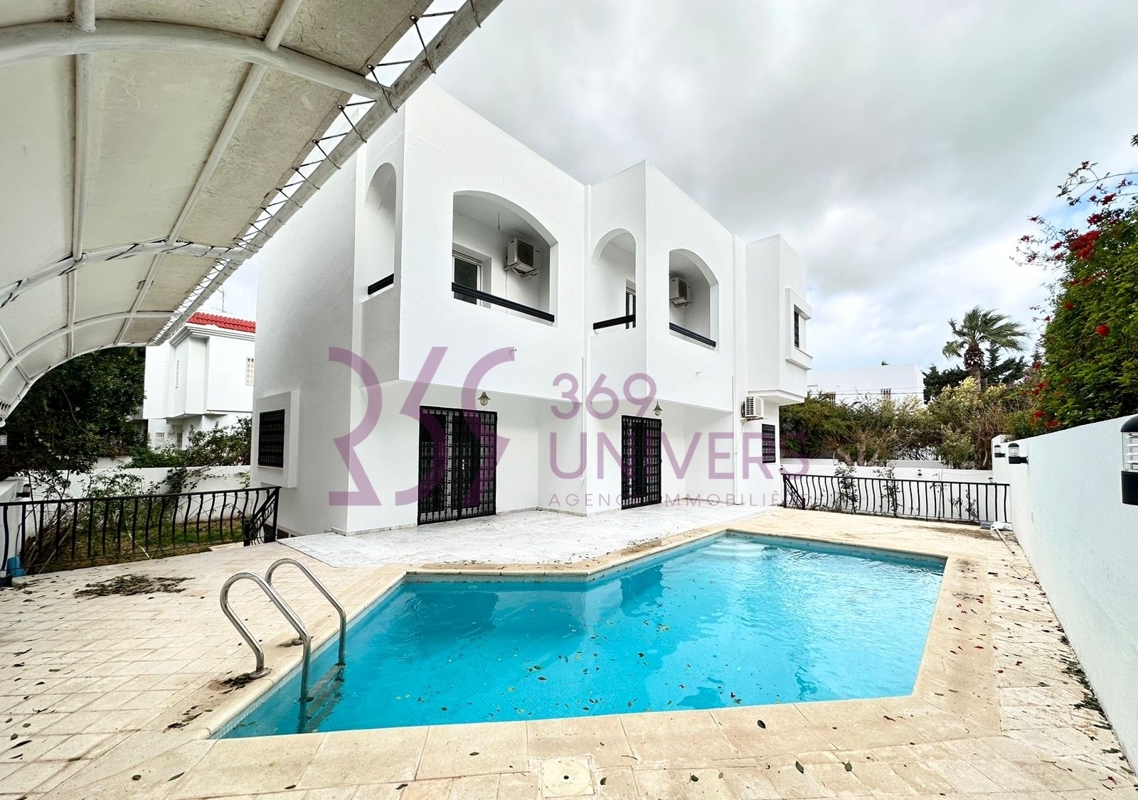 Villa avec piscine à la marsa ref rh083