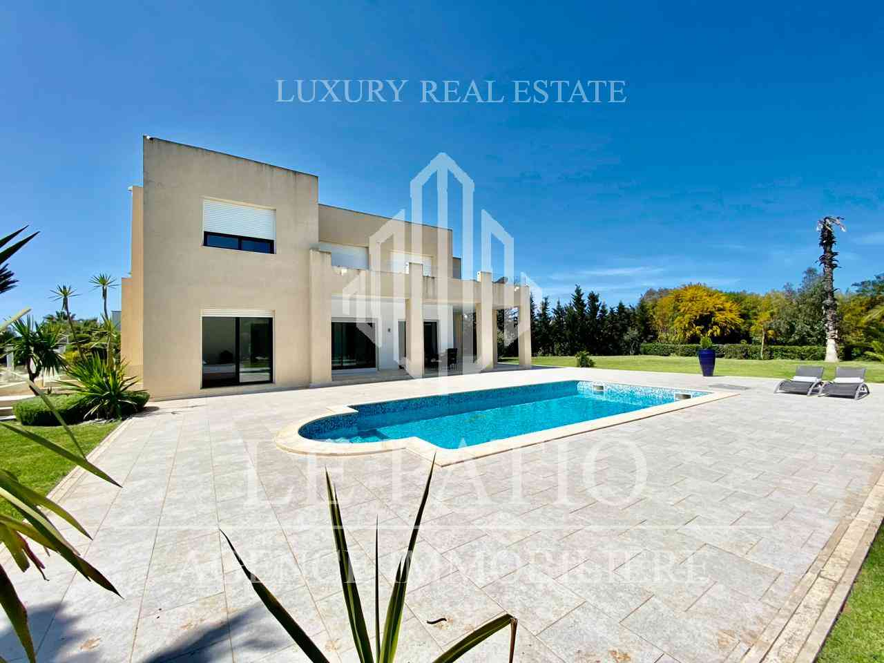 Villa meublé avec piscine à gammarth