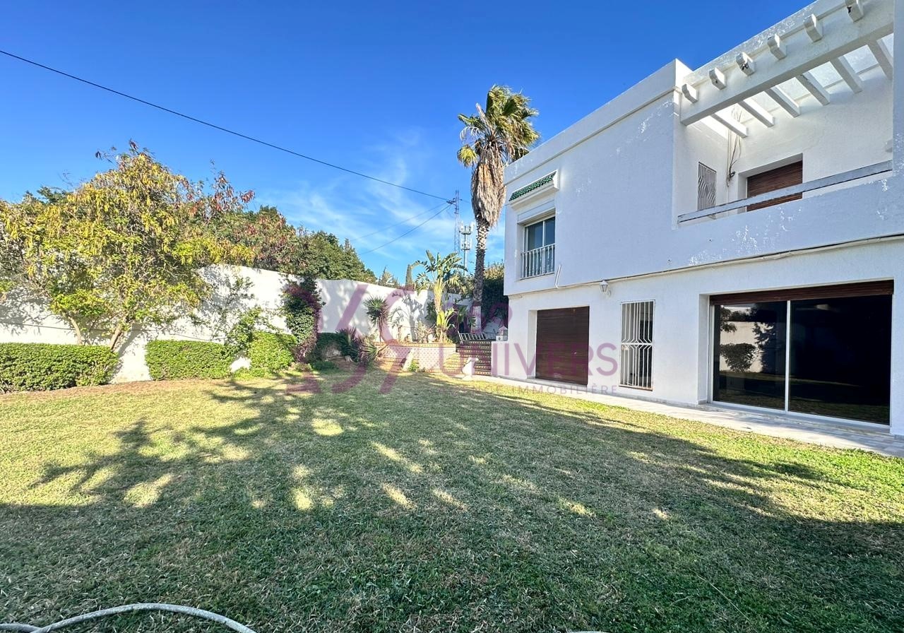 Villa avec piscine à gammarth rh088