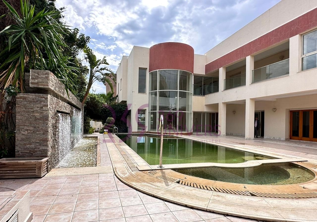 Villa avec vue dégagée au lac 2 ref rh093