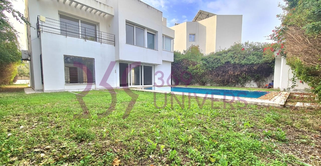 Villa avec piscine à la marsa ref rh090