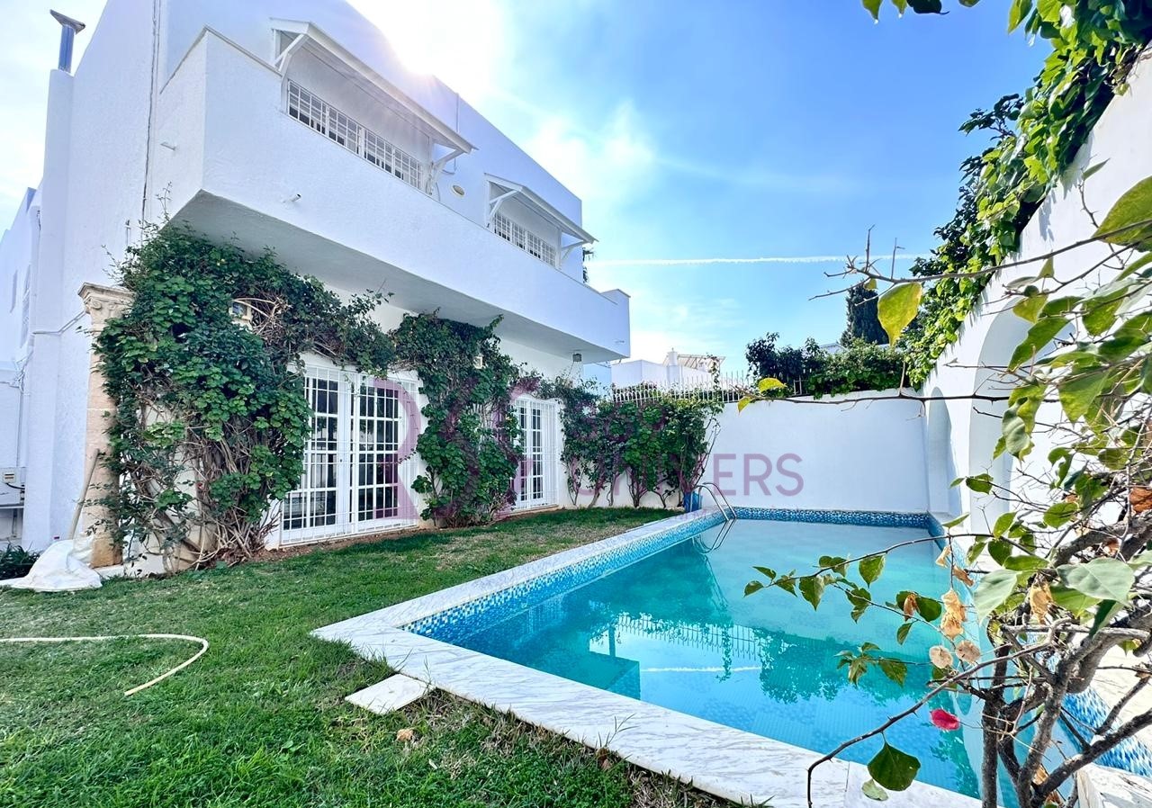 Villa avec piscine à carthage ref rh095