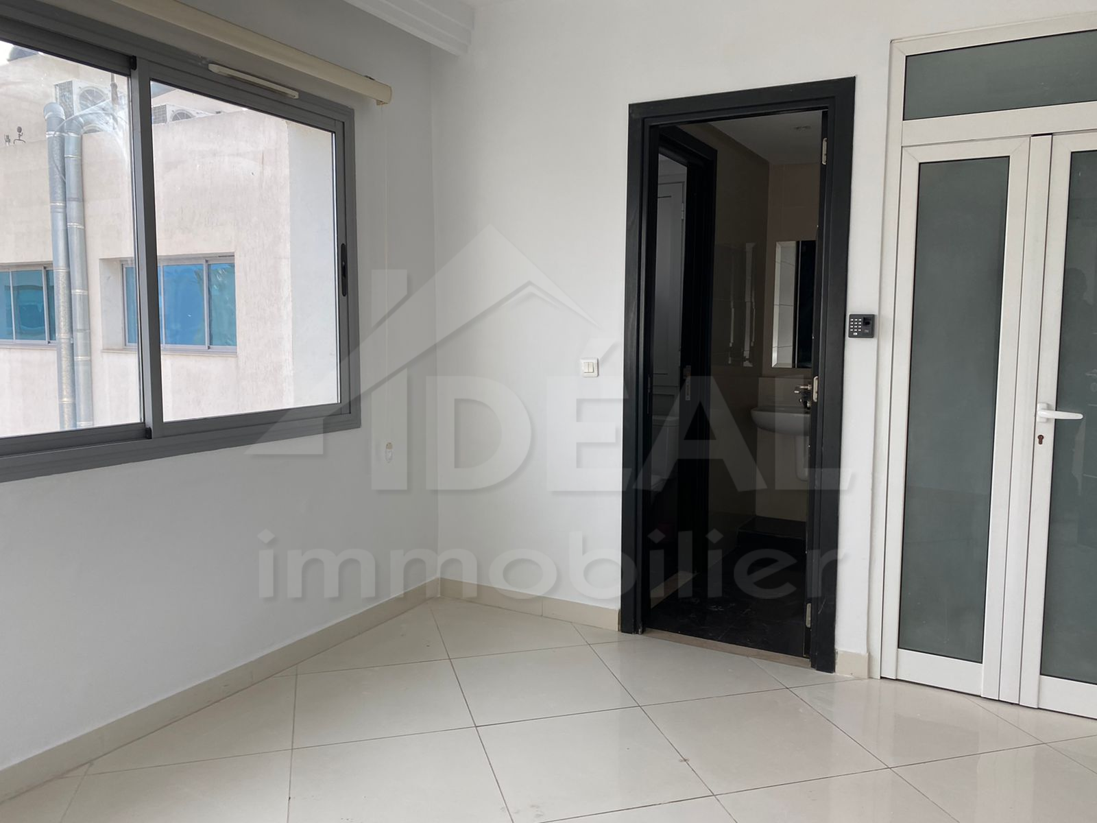 Bureau de 346m2 au lac1