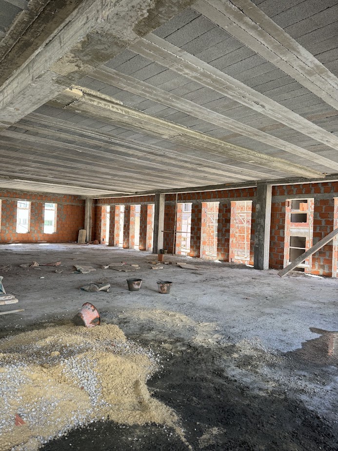 Très beau immeuble 4500 m2 au lac 3 kram