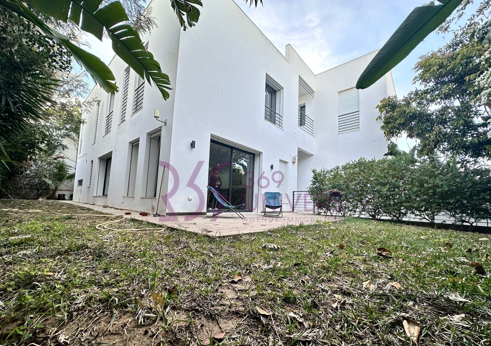 Duplex avec jardin à gammarth rd038