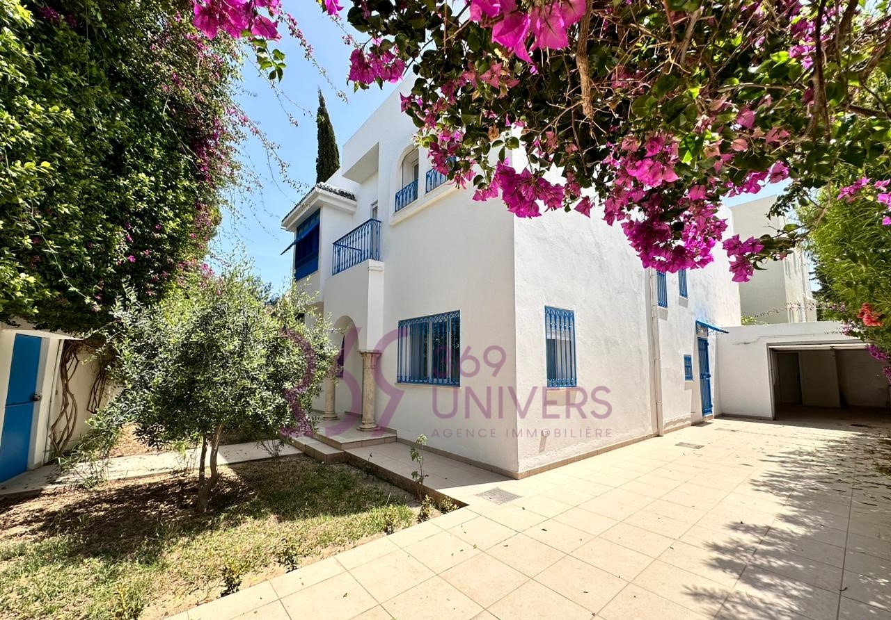 Villa avec jardin à sidi daoued ref rh111