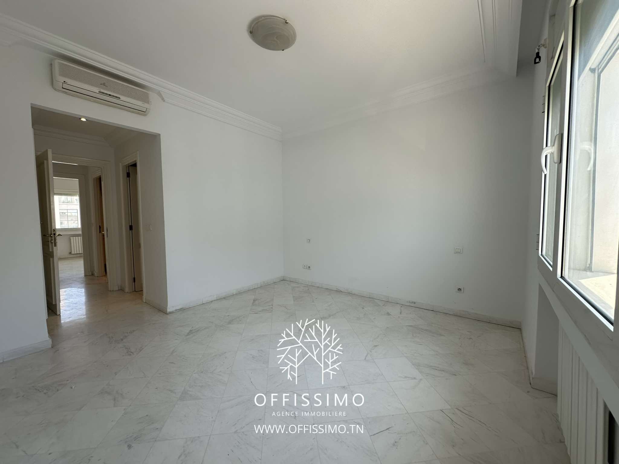 Appartement s3 vide aux berges du lac 1
