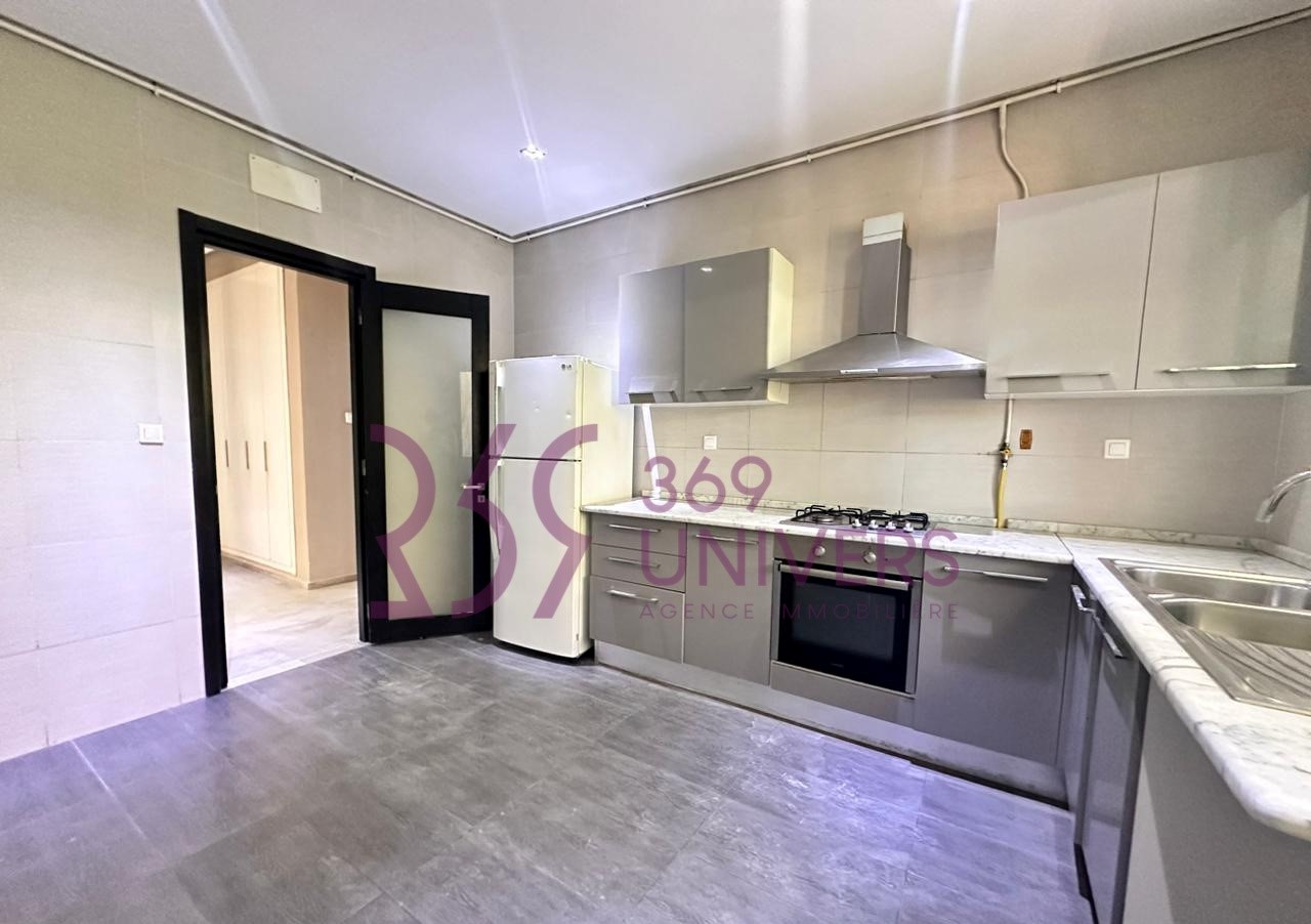 Appart s3 avec terrasse à la marsa ref ra082