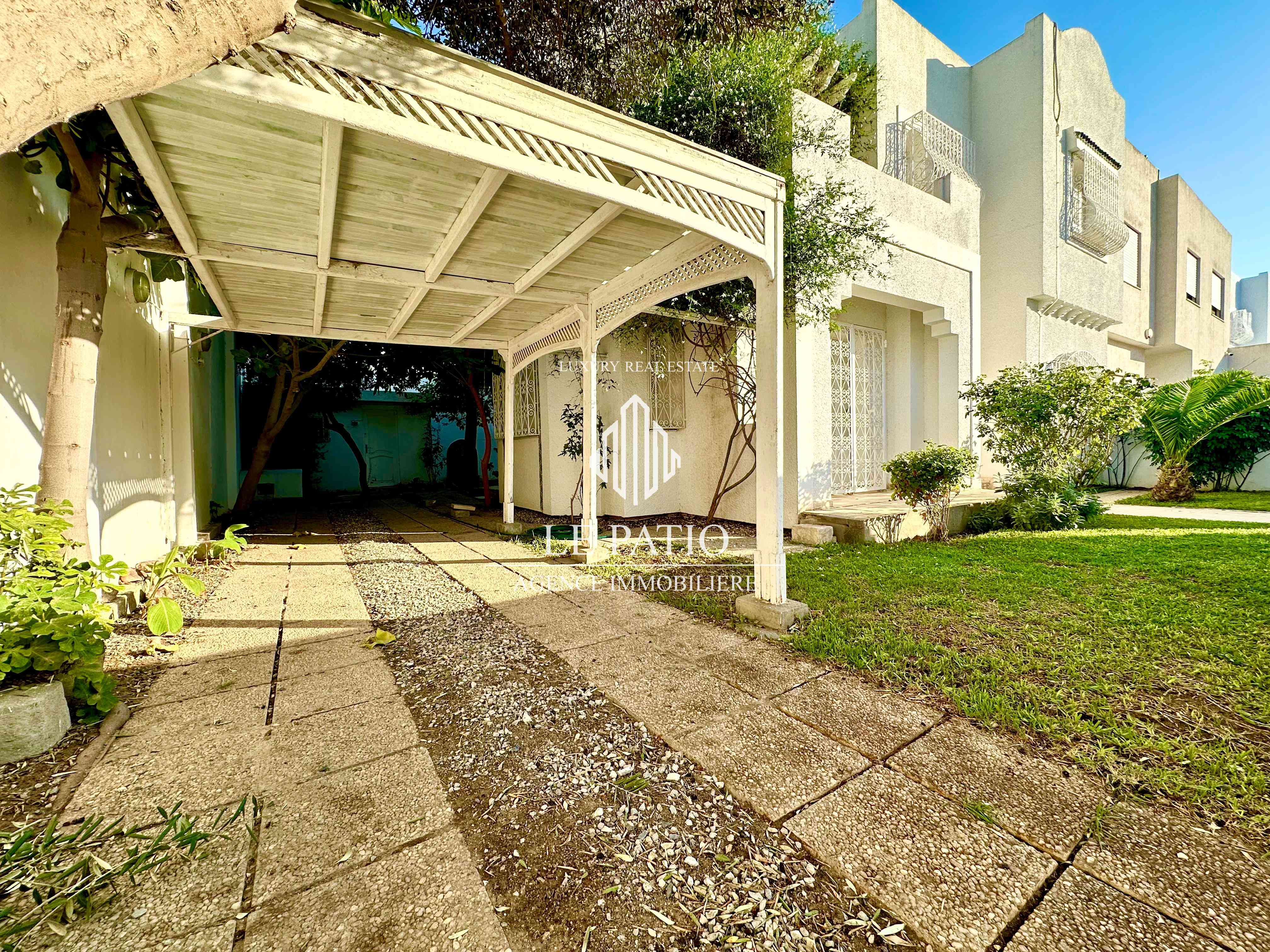 Villa a la marsa les pins avec jardin