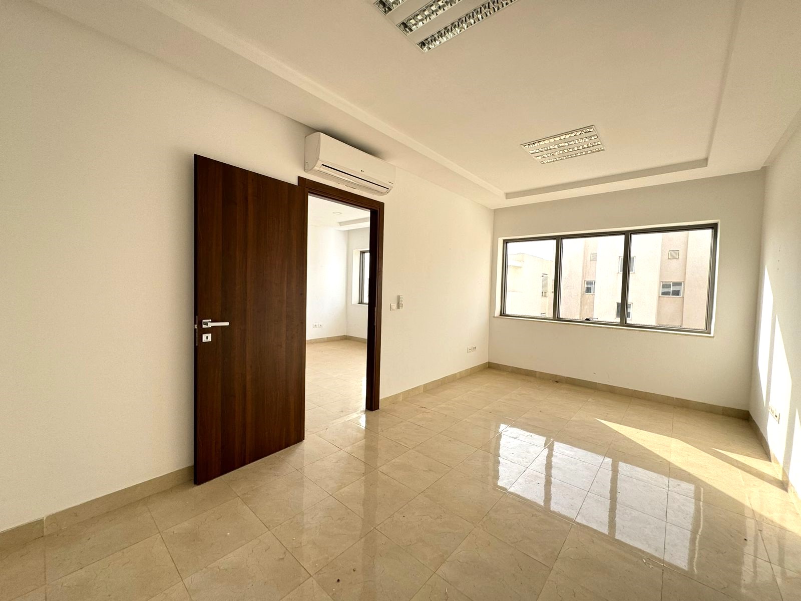 Bureau h1 de 35m2 au lac 2