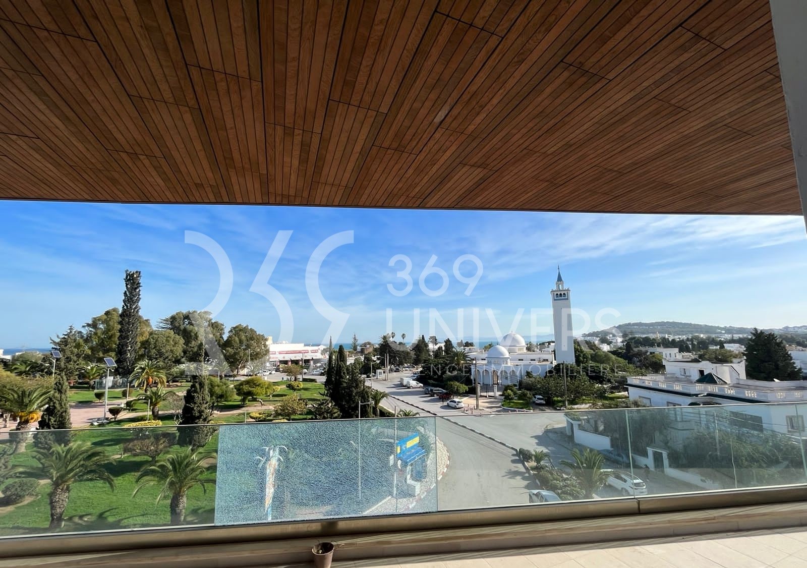 Appart meublé avec terrasse à la marsa ref ra018