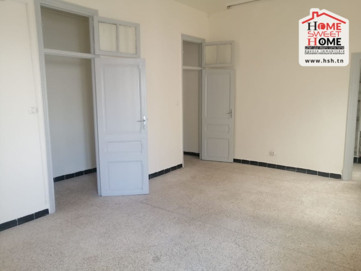 Bureau h3 roya au centre ville tunis