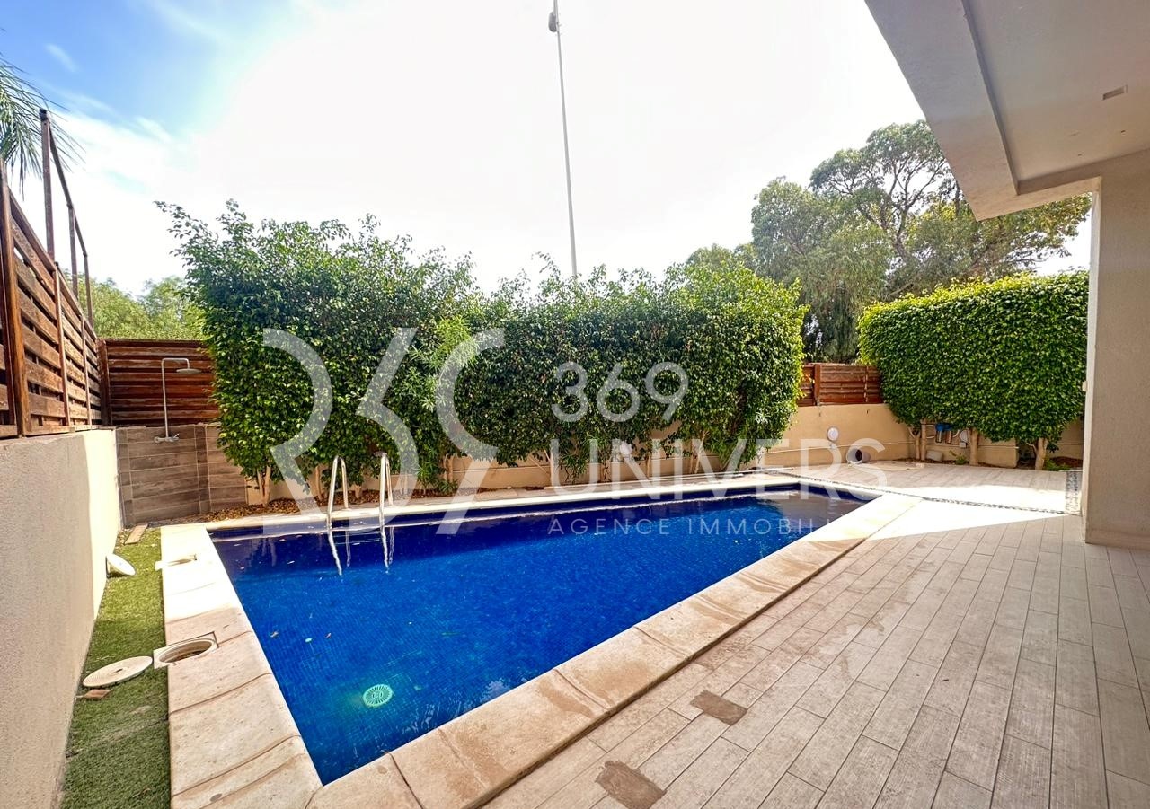 Duplex avec piscine à la marsa ref rd047