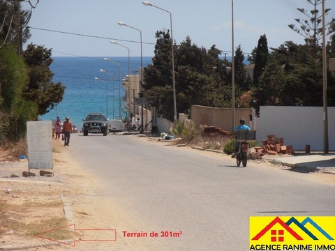 Terrain a la plage de 301m2 a la plage el haouaria