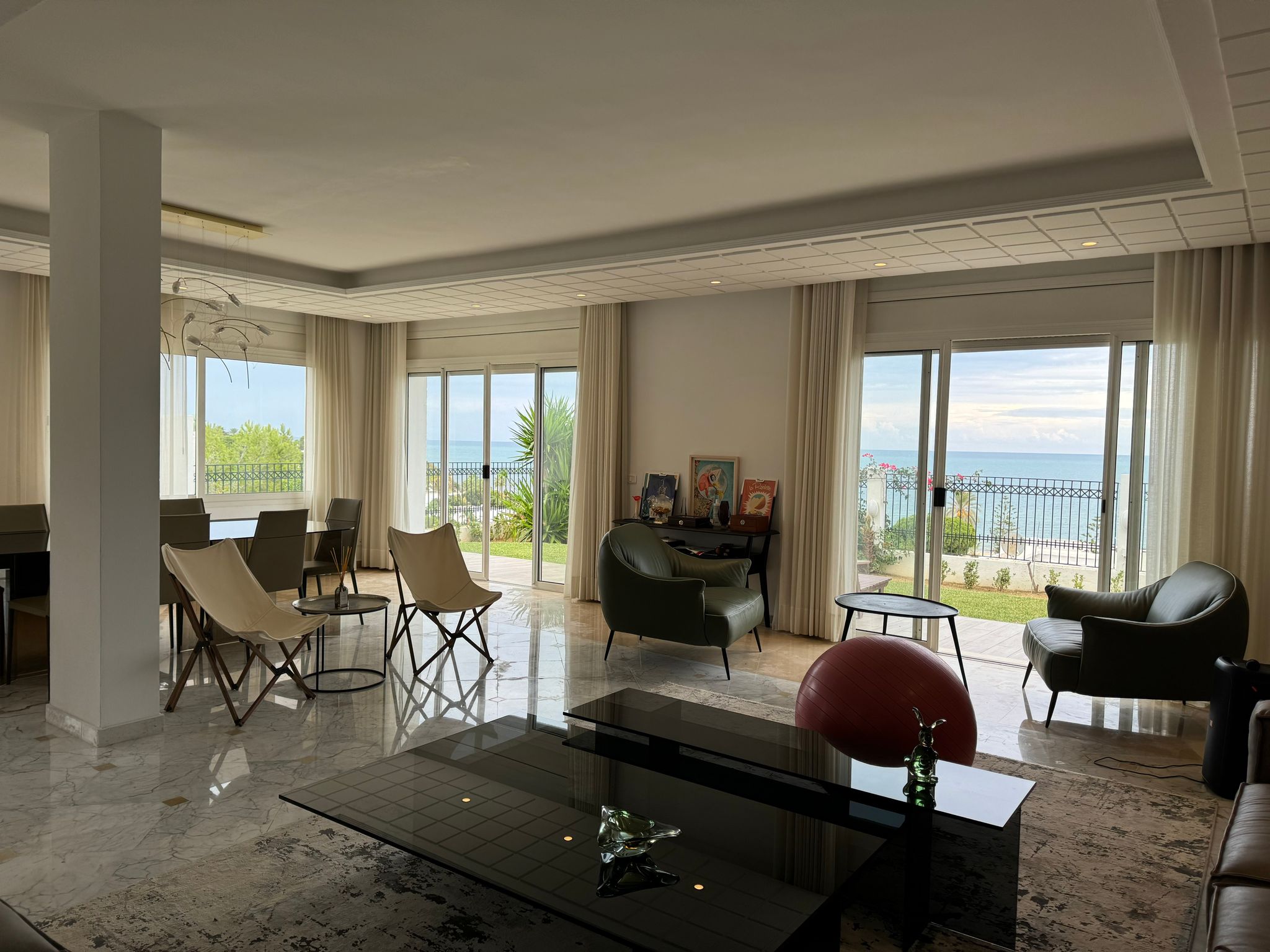 Somptueux appartement avec vu mer à gammart sup