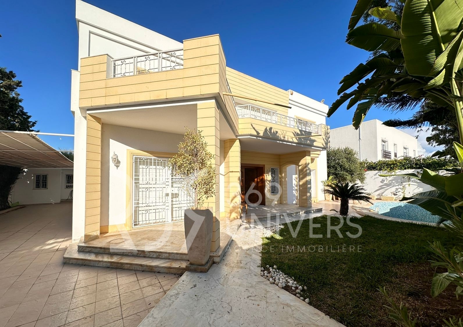 Villa avec piscine à gammarth ref rh132