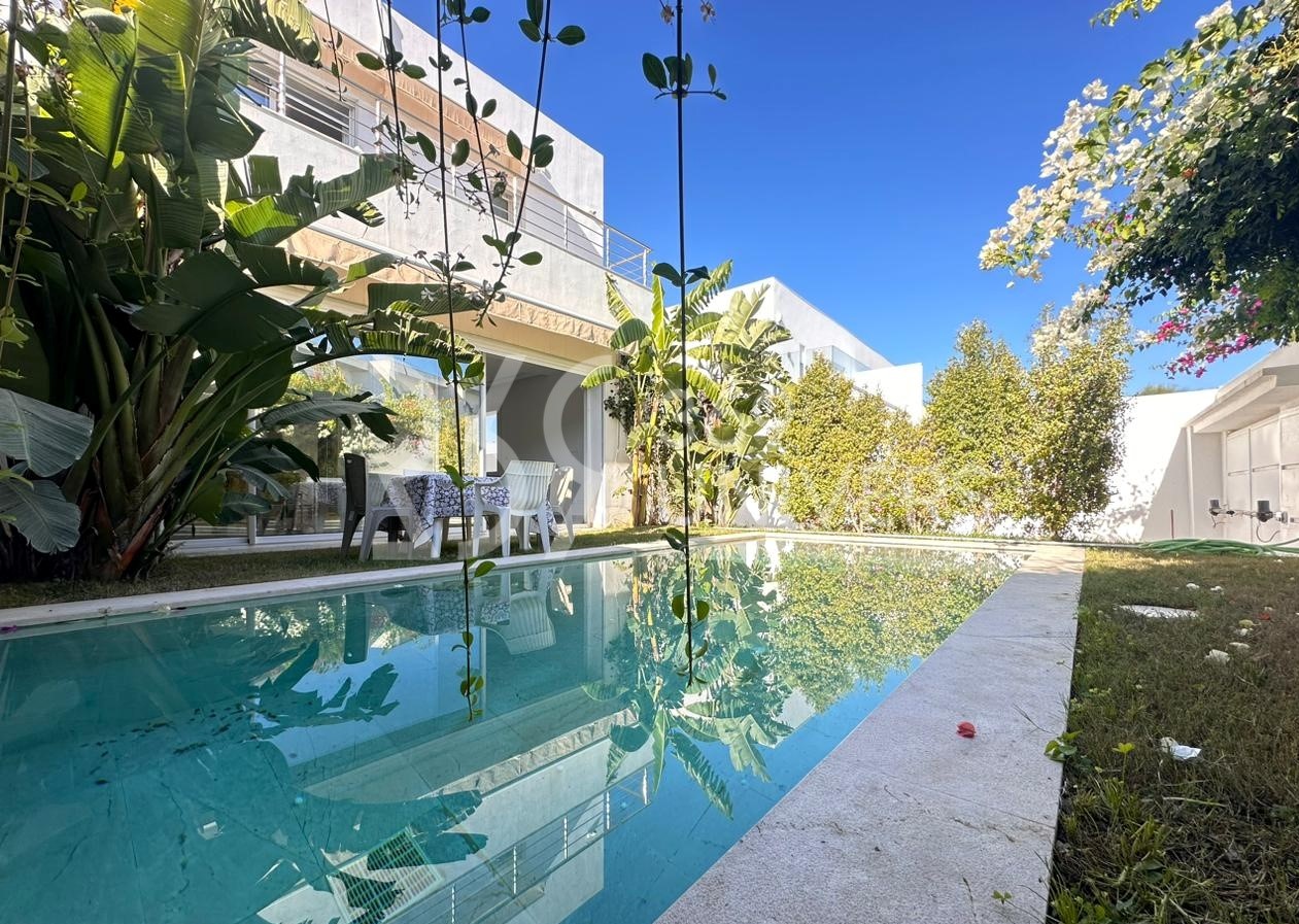 Villa jumelée avec piscine à gammarth ref rh136
