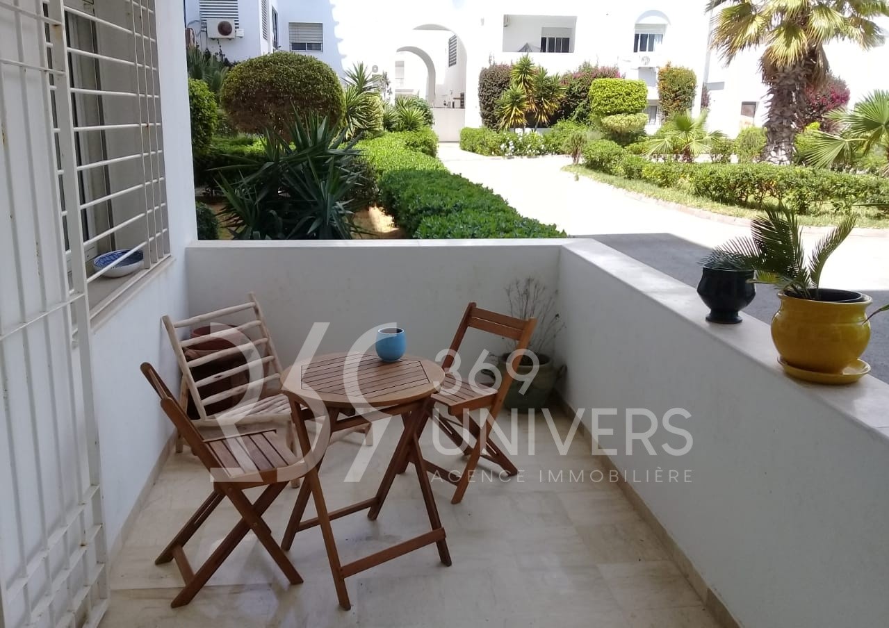 Appartement avec terrasse à la marsa ref ra101