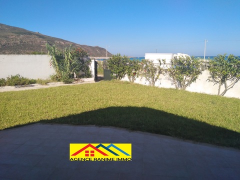 Villa ds 727m2 pieds ds leau a el haouaria cap bon