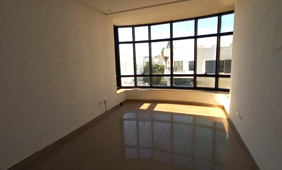Un bureau a5 de 160m2 au lac 2