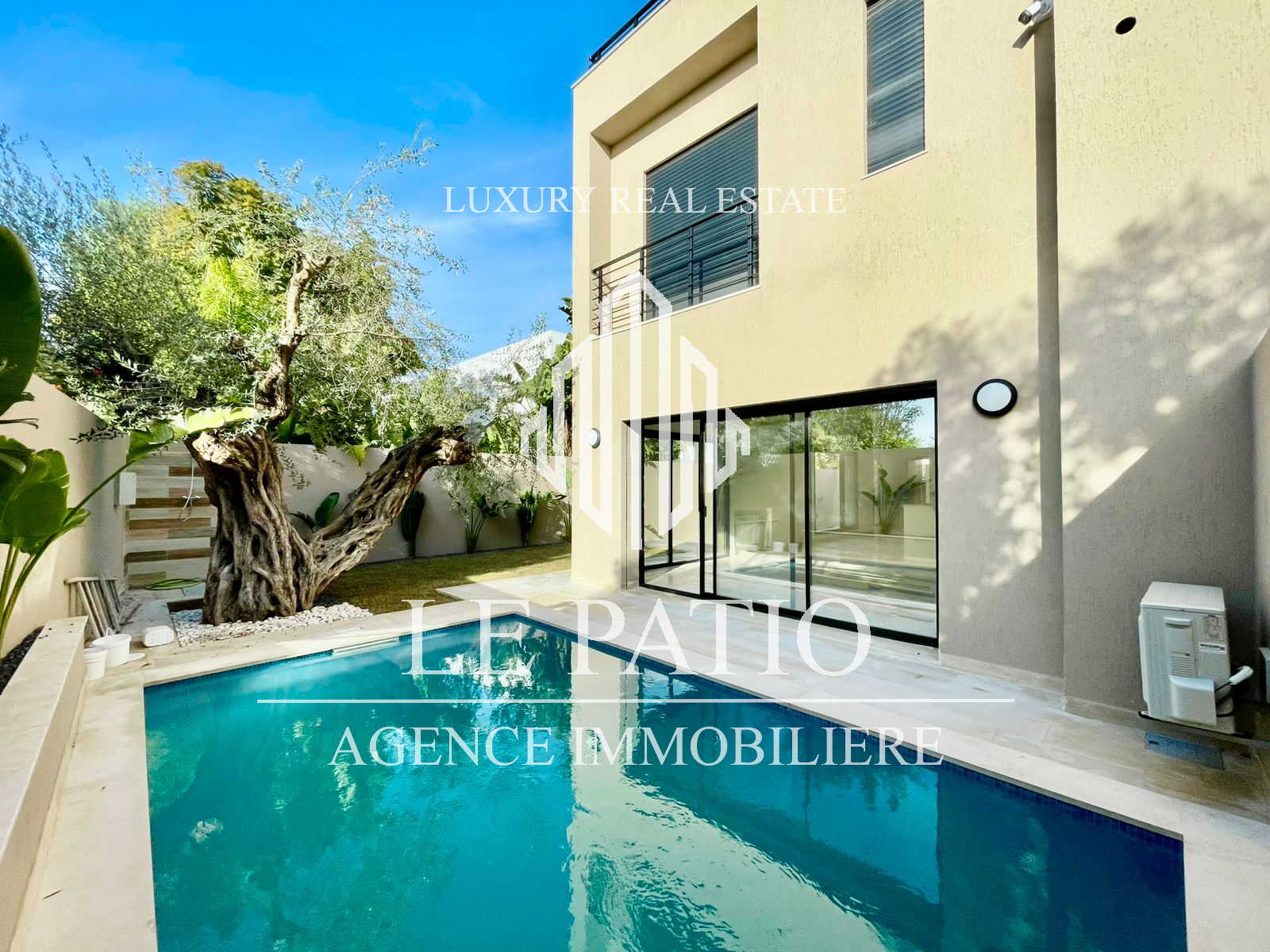 Villa s4 gammarth forêt neuf jamais habité