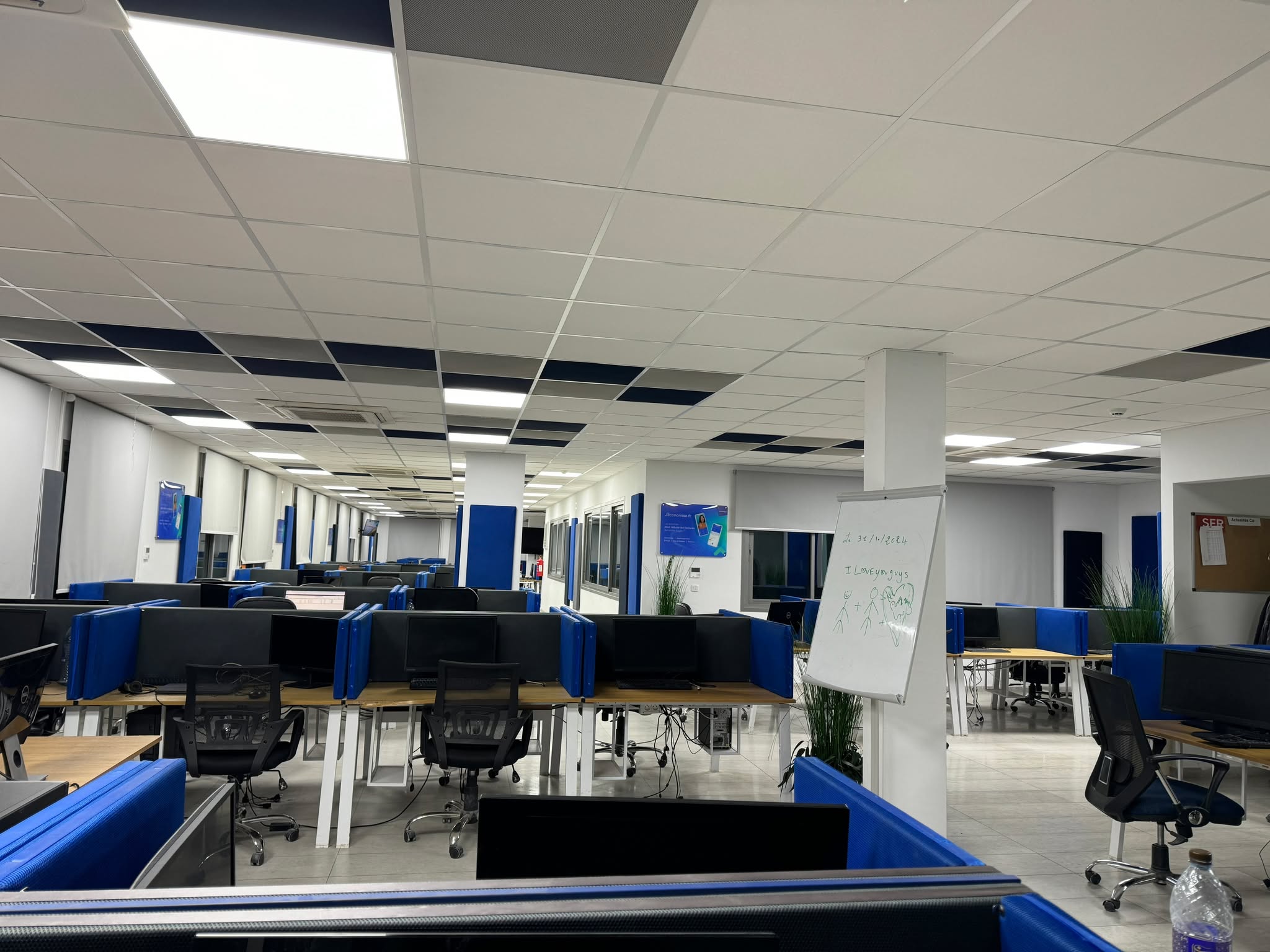 Super bureau 1410 m2 au lac 3 kram