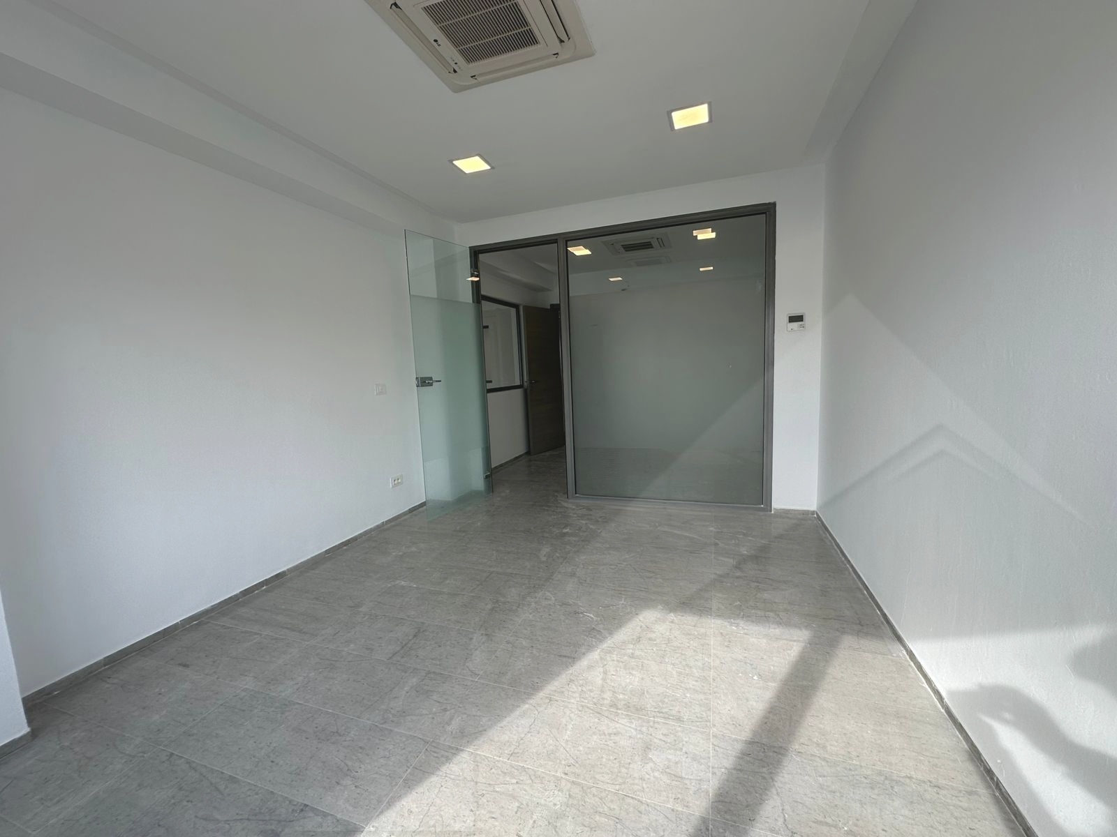 Al bureau 161m2 lac2