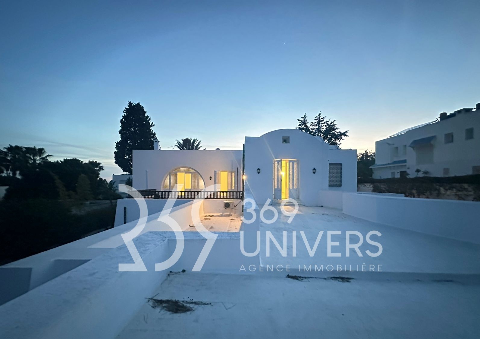 Etage de villa avec vue dégagée à gammarth