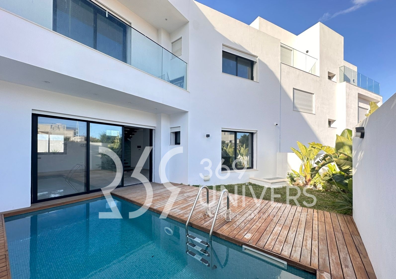 Triplex avec piscine à gammarth ref rh144