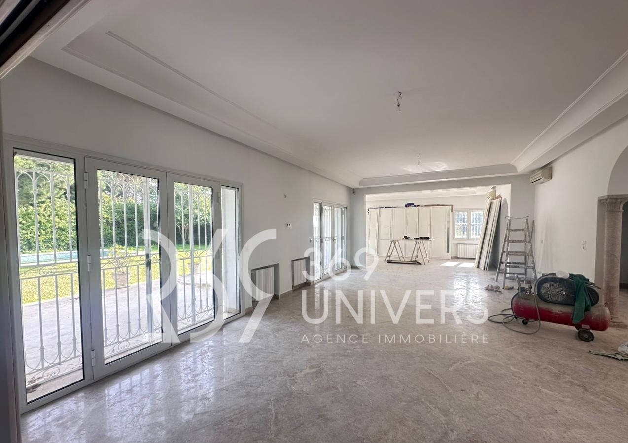 Villa avec piscine à gammarth ref rh147