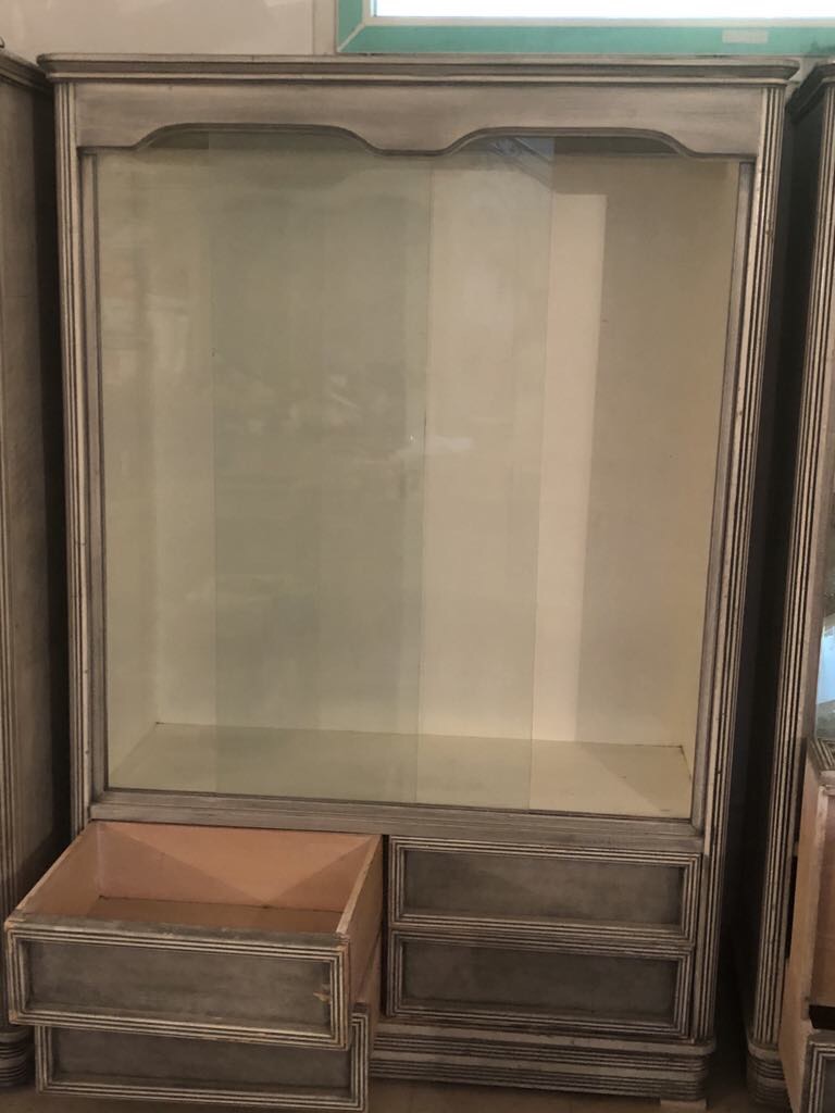 3 gardes robe vitrées très bon état