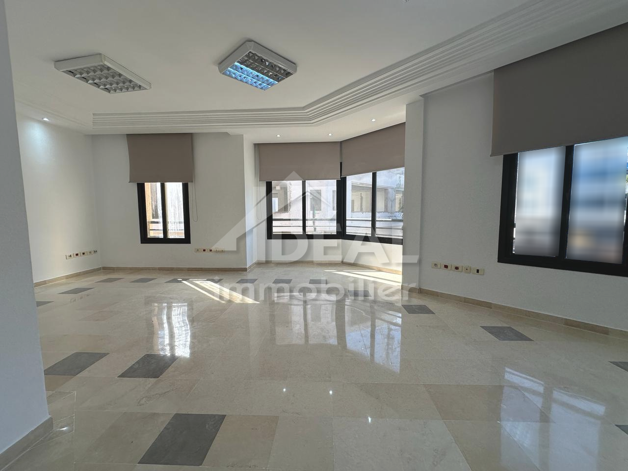 Al bureau 150m2 lac1