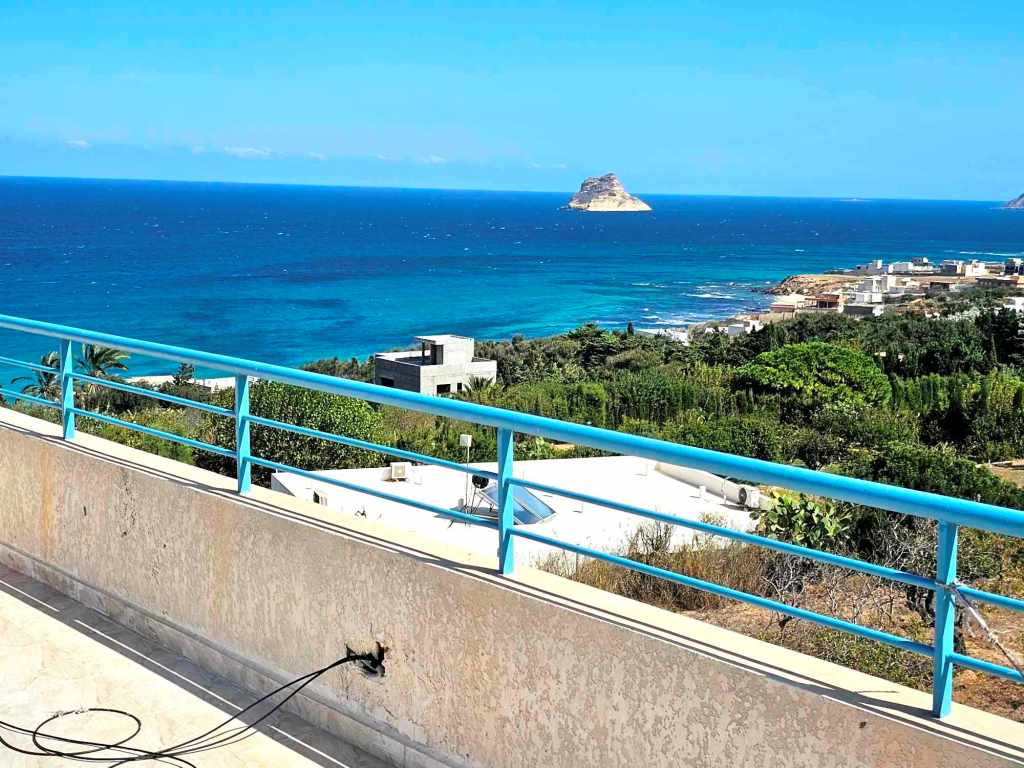 Villa duplex 430 m2 rafraf plage ain mestir