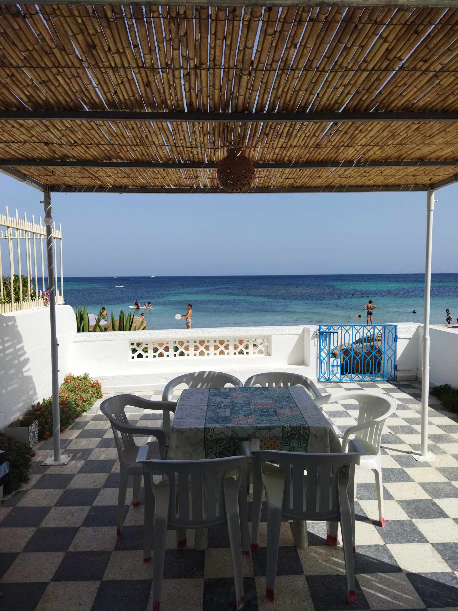 Maison kelibia plage pieds dans l'eau