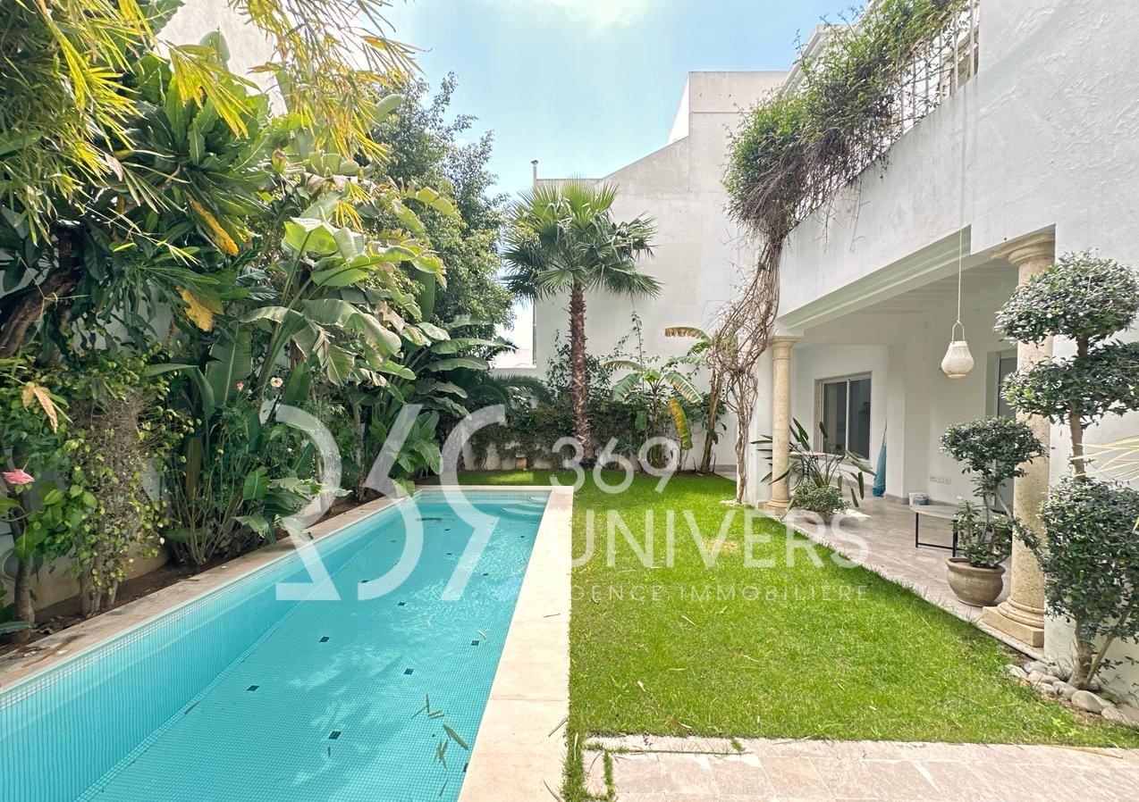 Villa avec piscine à la marsa ref rh154