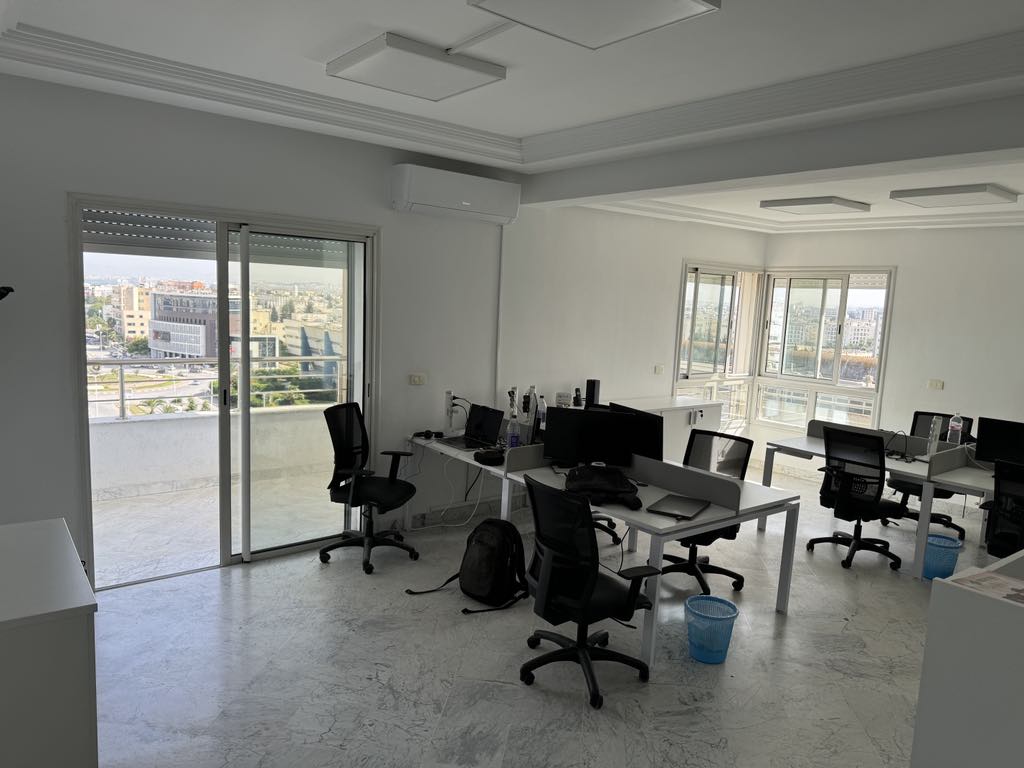 Super bureau 200 m2 au centre urbain nord