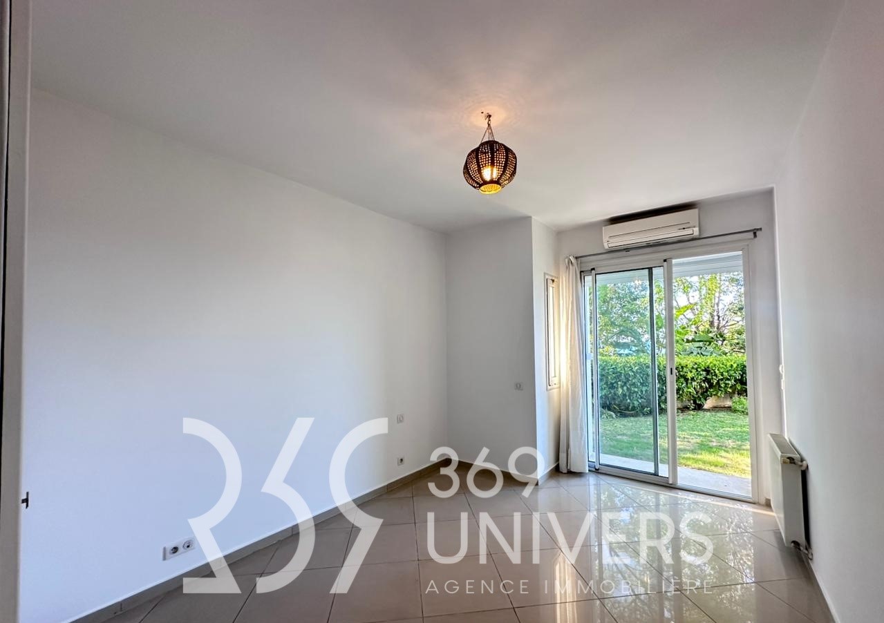 Appartement avec jardin à la marsa ref ra144