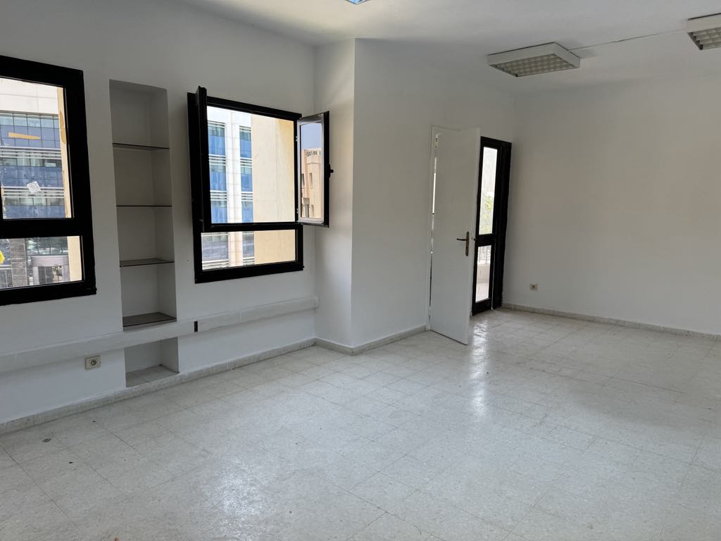 Immeuble bureautique 2900 m2 à montplaisir