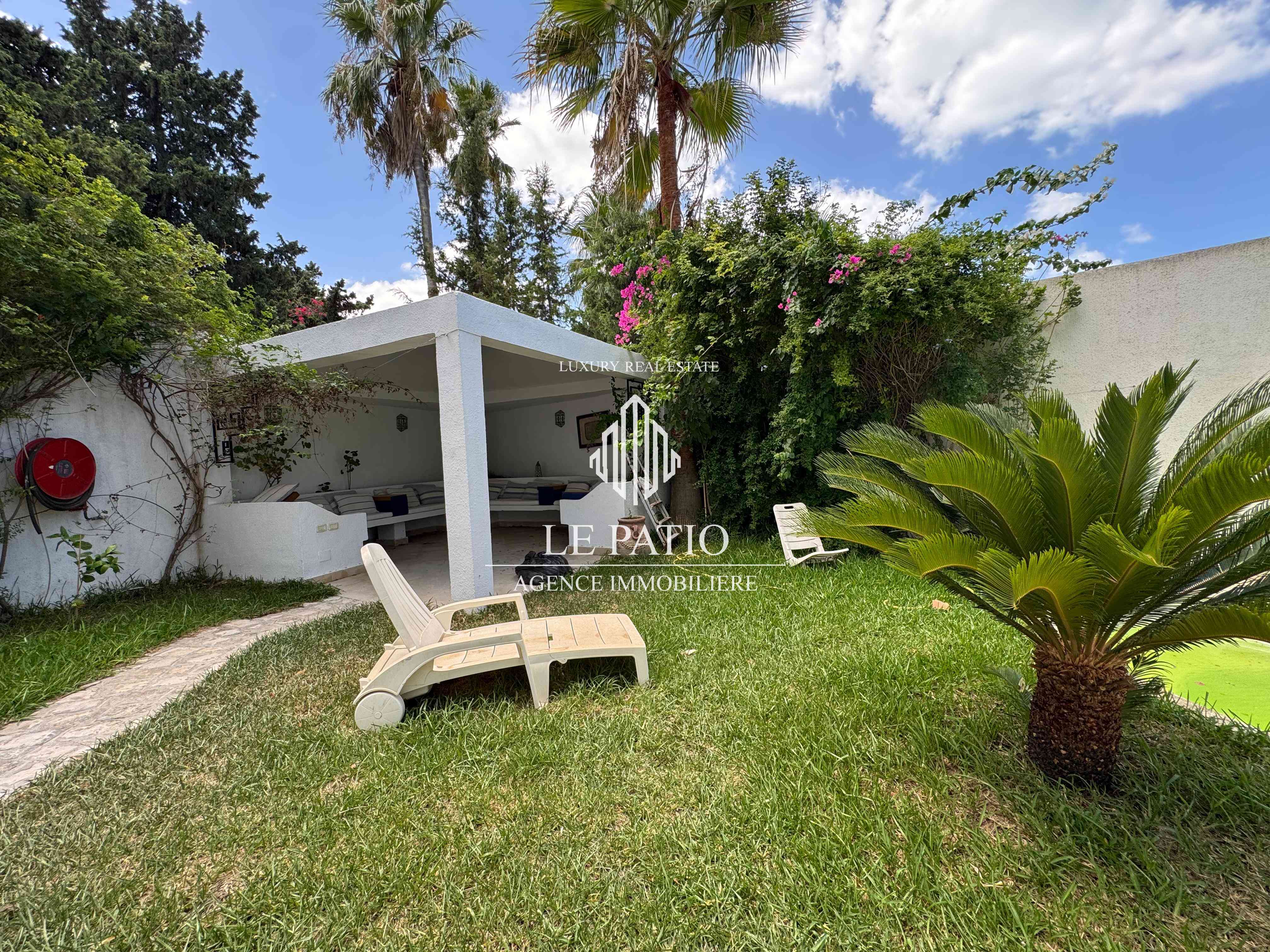 Villa s5 a gammarth avec piscine