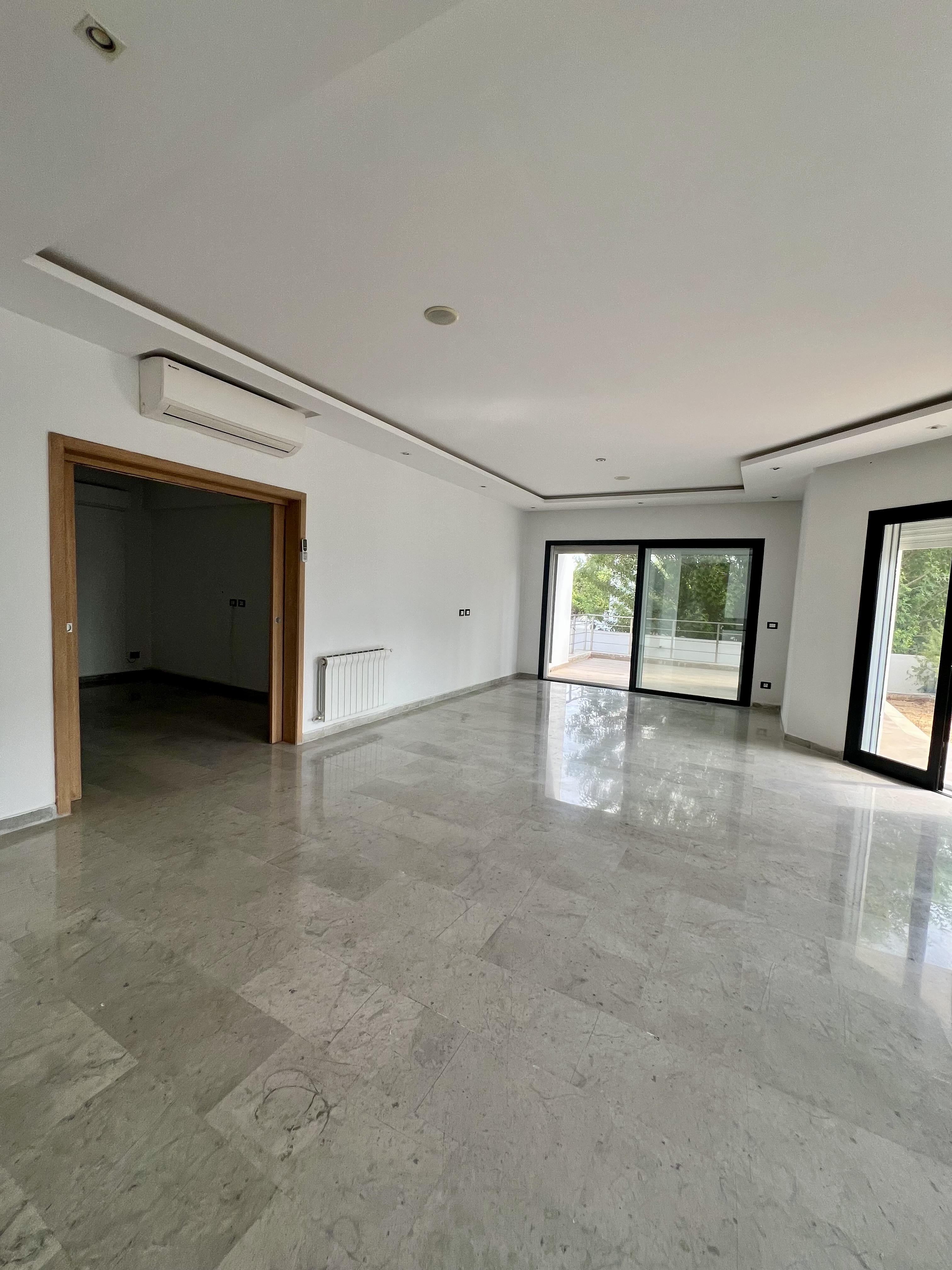 Rdc de villa salon et 4 chambres et jardin