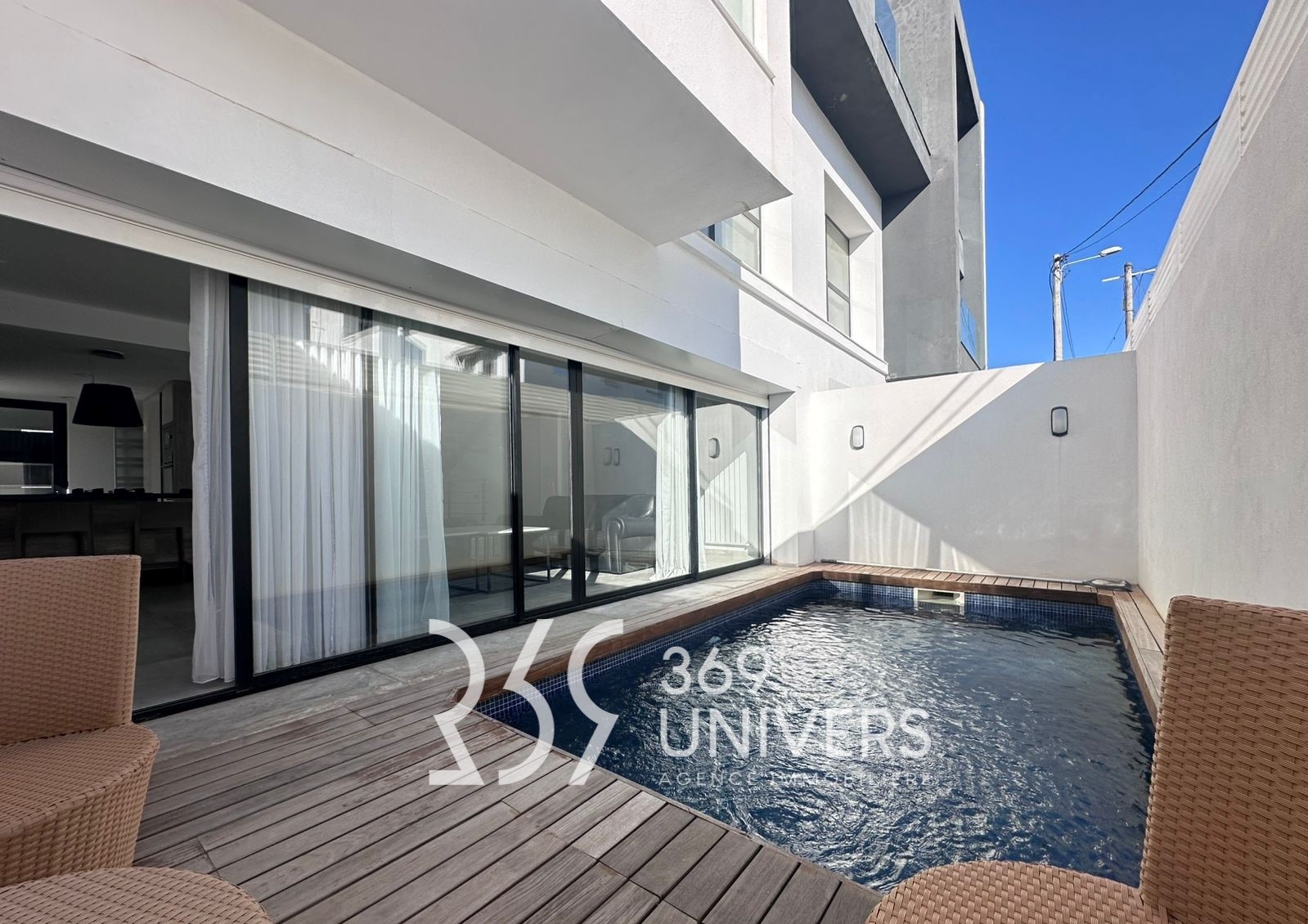 Triplex avec piscine à gammarth ref rh169