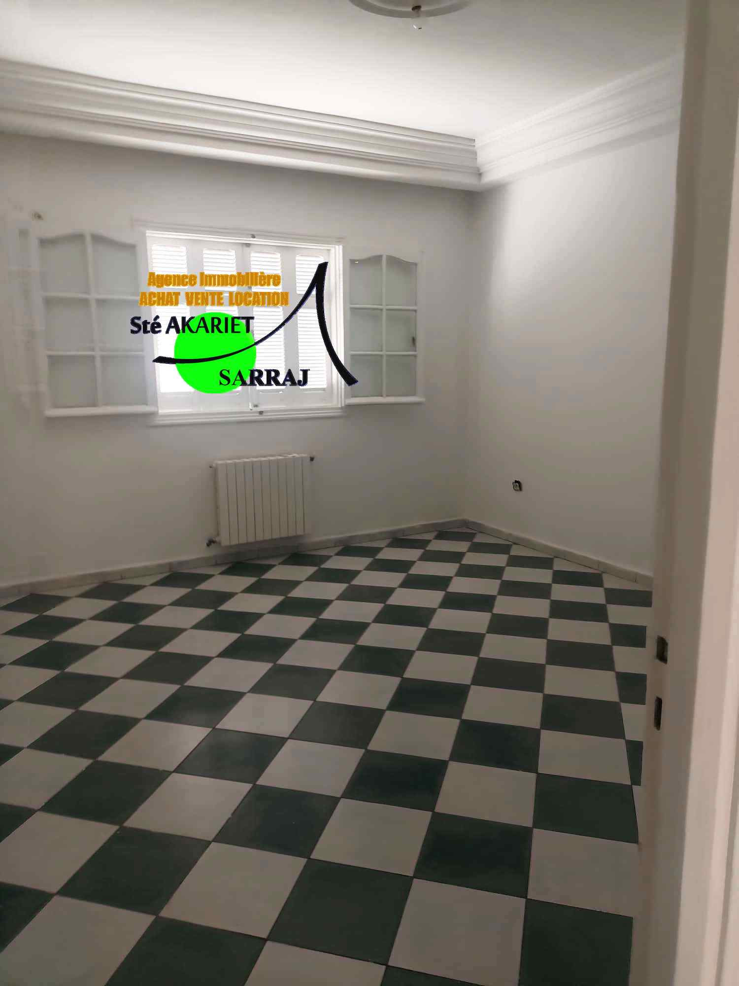 Petite immeuble r3 pour projet ou habitation