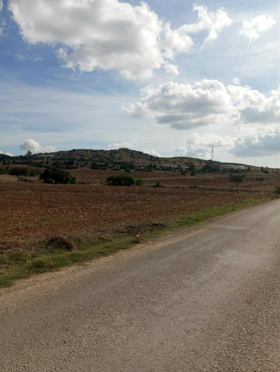 Av terrain de 2000m à4000m sur la route à hammamet